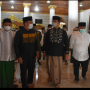 Dua Gubernur Shalat Berjamaah Subuh di Masjid Agung Sumedang