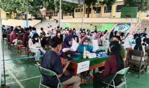 Ratusan Siswa SMAN Tanjungsari Terima Vaksinasi Covid-19