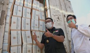 Ridwan Kamil Apresiasi Youtuber Doni Salmanan Berbagi 3.000 Paket Bansos