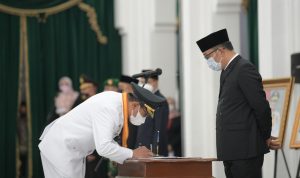 Gubernur Lantik Muhammad Yusuf sebagai Wali Kota Tasikmalaya Definitif