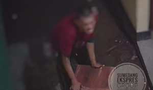 Pelaku Pencurian Kotak Amal Terekam Jelas Oleh CCTV
