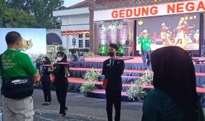 Puluhan Siswa SMK Pusdai Sumedang Jadi Pramusaji Para Raja Nusantara