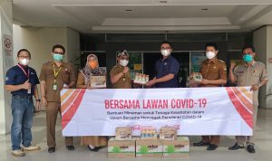 CCEP Indonesia Serahkan 11.000 Lebih Paket Produk Minuman ke Dinkes dan Rumah Sakit Rujukan COVID-19 di Berbagai Wilayah