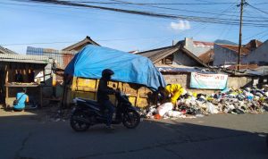 TPS Sampah Pasar Parakanmancang Berencana Di Pagar