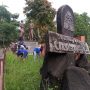 Peringati Hari Pahlawan, Bobotoh Bersihkan Monumen Cadas Pangeran