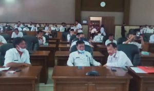 DBH Dipotong, Ratusan Kades Geruduk Kantor DPRD Sumedang