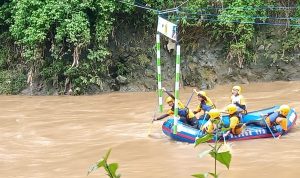 Suasana mini Kejuaraan Provinsi atau Babak Kualifikasi Porprov Jabar Arung Jeram di Sungai Cimanuk, Kecamatan Banyusari, Kabupaten Garut. (Foto : Istimewa)