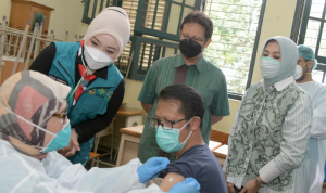 VAKSINASI Alumni SMAN 5 Bandung Sediakan 1.000 Dosis Vaksin bagi Siswa dan Orang Tua