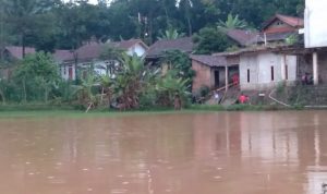 Imbas Banjir Jatinangor, Aparat Turun Tangan