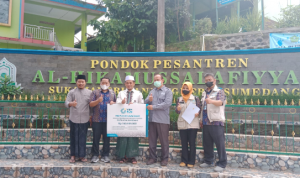 YBM PLN Jawa Barat Serahkan CSR ke 6 Pesantren
