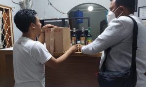 Polisi Ungkap Rumah Penjual Miras Tanpa Izin di Sumedang