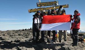 Gina Afriani Wulan Pratami, Pendaki Indonesia Seven Summit Expedition