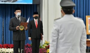 Ridwan Kamil Lantik Yana Mulyana Sebagai Wali Kota Bandung