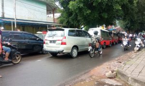 Angkot Ngetem, Jalan Kebonkol Kembali Macet