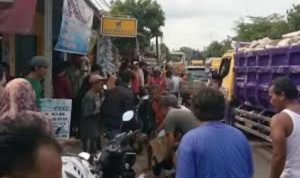 Mengenaskan, Pelajar SMP Tewas Terserempet Truk Pengangkut Batu Di Cirebon, Satu Sepeda Motor Kabur