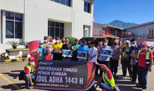 Sambut Idul Adha 1443 H, Coca-Cola Europacific Partners Indonesia Serahkan dari 1,058 Kantong Paket Daging Kurban