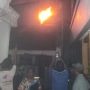 Lantai Tiga Sebuah Rumah di Cipinang Terbakar, Diduga Akibat Korsleting