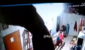 Perampok Perkosa Ibu Muda di Toilet, Membawa kabur Motor dan 3 STNK, Terekam CCTV
