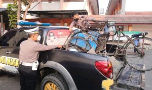 Tukang Becak Meninggal Dunia Di Gegesik Cirebon, Diduga Tabrak Lari, Ada Pecahan Body Motor