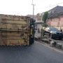Mobil Truk Box Terguling, Jalan Pantura Kedawung-Palimanan Macet