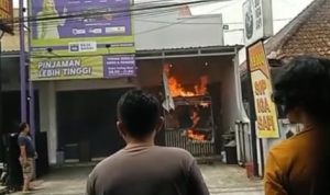 Outlet Sop Iga Batok Tiba-tiba Kebakaran, Pemiliki Panik Bukan Main