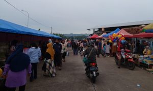 Pasar Minggu Bojong Diminati Pengunjung