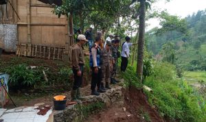 Warga Kosongkan Rumah Usai Banjir di Sawahdadap dan Longsor di Cikahuripan