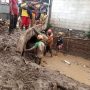 Pembersihan Material Banjir Bandang Terkendala Akses Kecil