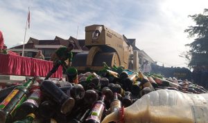 Ribuan Botol Miras Diamankan Polres