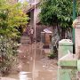 Banjir Ujungjaya, Warga Saling Bantu Evakusi