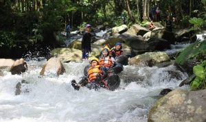 Wisata Pemacu Adrenalin di Majalengka, Cikadongdong River Tubing