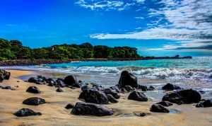 Pantai Santolo Garut, Destinasi Favorit Untuk Liburan Akhir Tahun