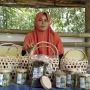 Dapat Pelatihan dan Modal dari BRI, Wanita Ini Sukses Bangun Usaha Kerupuk Daun Bambu