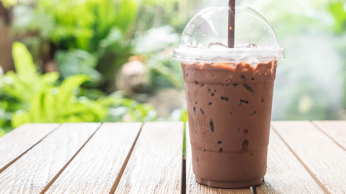 Resep Minuman Coklat Kekinian Ala Cafe Dengan Toping Beng Beng Share it