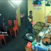 Bikin Haru! Seorang Ayah di Malaysia Minta Makan untuk Anaknya yang Kelaparan