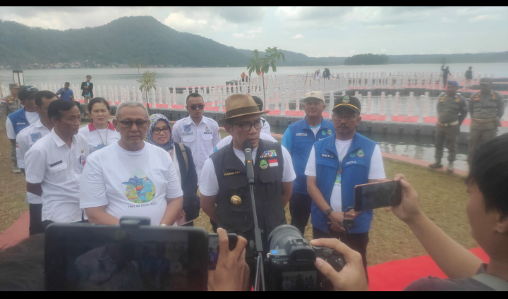 Gubernur Jawa Barat Ridwan Kamil hadiri kegiatan Sarasehan bersama Petugas Pintu Air (PPA) dan Petugas Operasi Bendung (POB)