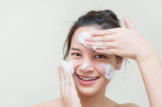 Rekomendasi Facial Wash Terbaik Untuk Remaja 2023
