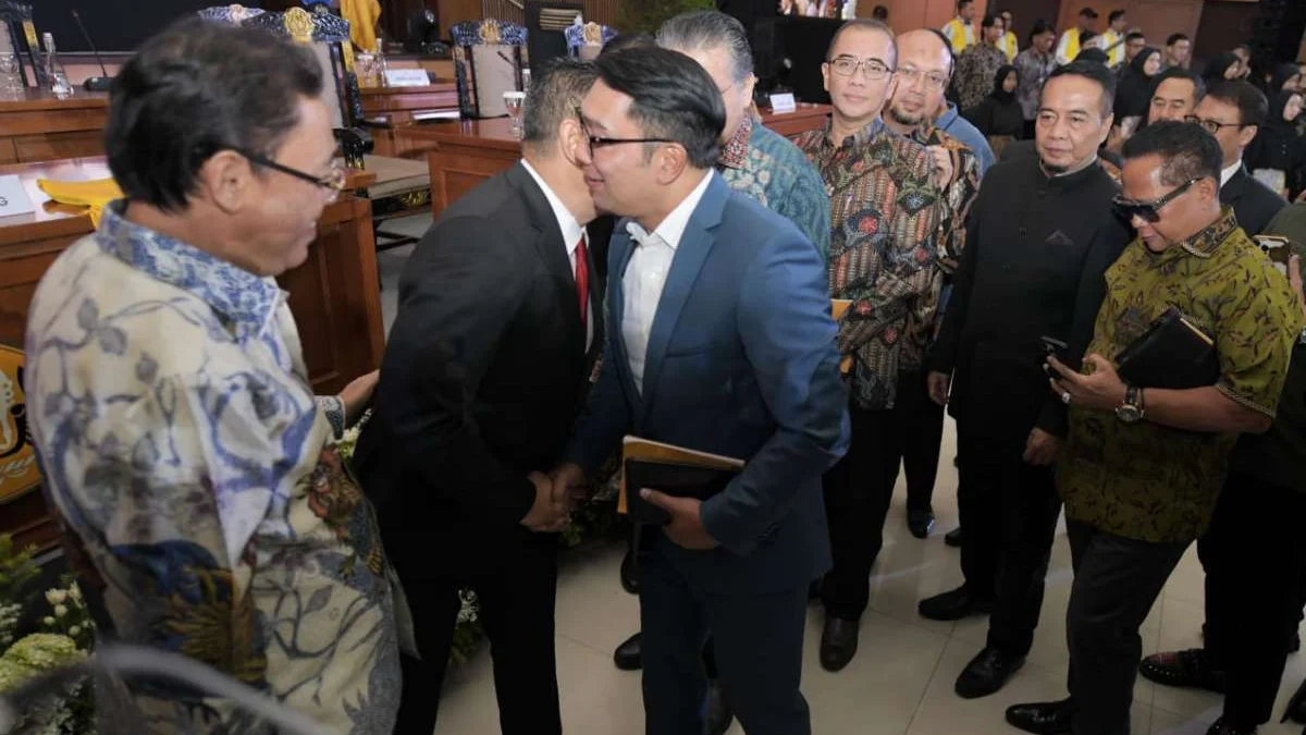 Ridwan Kamil Ucapkan Selamat kepada Bambang Soesatyo Raih Gelar Doktor