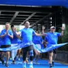 Gubernur Ridwan Kamil Desain Medali Pocari Sweat Run 2023