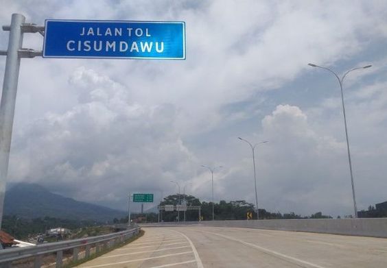 Simak Rute dan Tarif Jalan Tol Cisumdawu untuk Mudik Lebaran 2023: Persiapan Perjalanan yang Lebih Lancar dan Aman