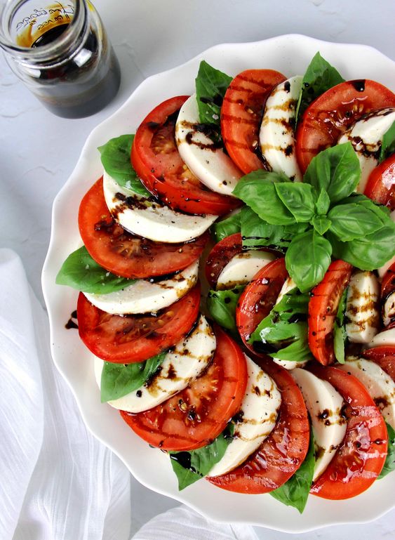 Makanan Sehat dan Elegan Resep Salad with Balsamic Reduction