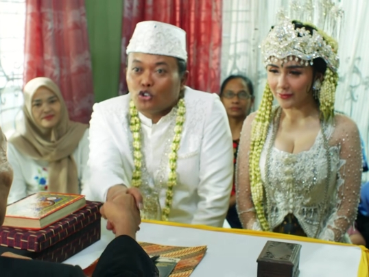 Aksi Nyeleneh Sule Rilis Lagu Baru Dengan Video Klip Akad Nikah