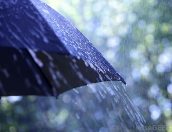 Mitos Menggunakan Payung Dalam Rumah, Dapat Menghadirkan Sosok Pocong?