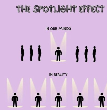 Spotlight Effect atau Jadi Pusat Perhatian Terkadang Bikin Risi Gasih