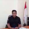 BERI KETERANGn: Kepala SMPN 3 Sumedang, Drs Mulyawan MM., saat memberikan keterang kelulusan di Sekolahnya kepada Sumeks baru - baru ini.(istimewa)