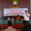 PEDULI: Ketua Komisi III DPRD Sumedang H Mulya Suryadi SPd M Kom., saat menyampaikan materi pada Kegiatan FGD di Kecamatan Sumedang Utara.baru - baru ini.