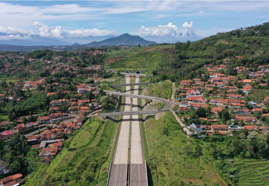 Jalan Tol Cisumdawu Dibuka Diharapkan Memperkokoh Pondasi Ekonomi Jabar