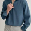 Baju Biru Cocok dengan Celana Warna Apa Pria