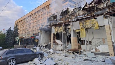 Rudal Rusia Hantam Restoran di Ukraina, 4 Orang Tewas dan 42 Luka-luka
