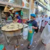 KABAR JABAR DARI ARAFAH Jemaah Haji Jabar Berburu Makanan Indonesia Sampai Mancanegara